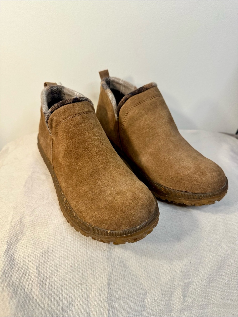 Minnetonka Northmost Suede Ankle Boots Dusty Brown 7